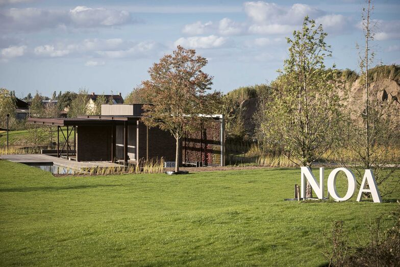 Im Inspirationspark «NOA Outdoor Living» sind Terrassendächer, Sommer-, Wintergärten und Pavillons in vielfältigen Varianten ausgestellt.