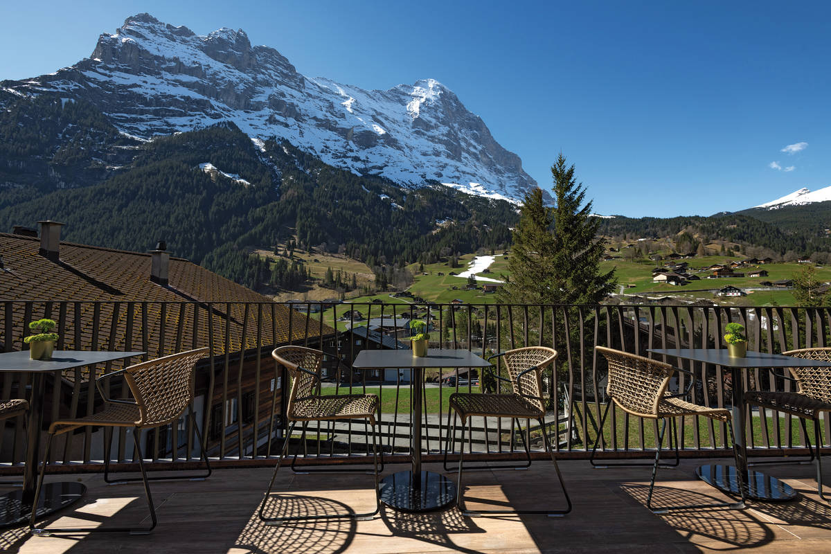Vom Hotel Glacier aus geniesst man den imposanten Blick auf die Eigernordwand.