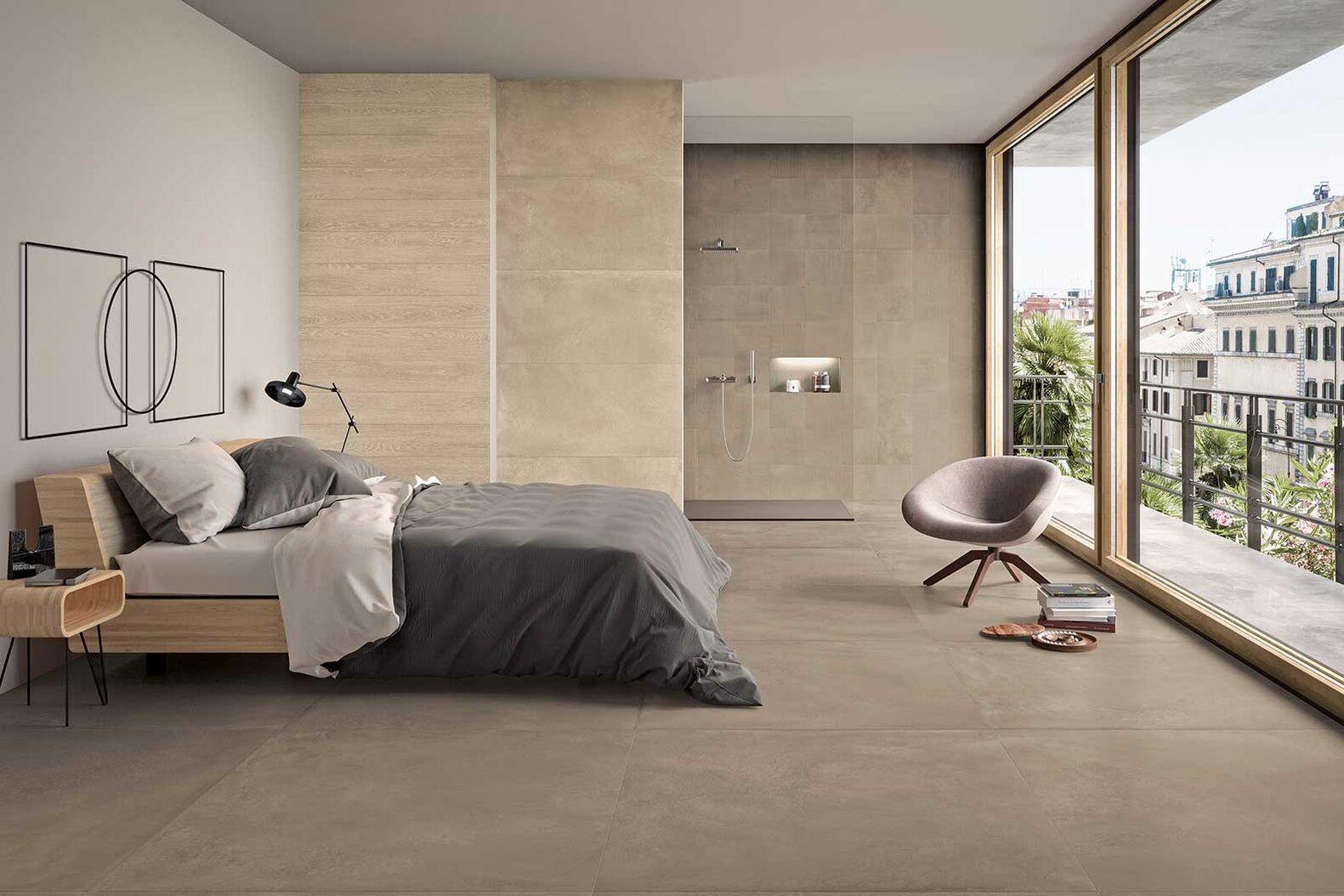 Verwendet man für Boden und Wände dieselben Platten, wie hier von der Serie «Tedenza», entsteht ein elegant minimalistischer Stil. Die Fliesen bestehen aus Feinsteinzeug und sind sehr robust und vielfältig einsetzbar. Dadurch entsteht im Raum ein harmonisches Gesamtbild, das Ruhe und Klarheit ausstrahlt. Die verschiedenen Farben und Strukturen der «Tendenza»-Platten bieten aber auch Spielraum, um individuelle Akzente zu setzen. Hug Baustoffe AG, www.hug-baustoffe.ch