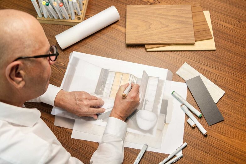 Die Visualisierungen werden erstellt und dann von Hand koloriert, um dem Kunden die bestmögliche Vorstellung des Endergebnisses zu vermitteln.