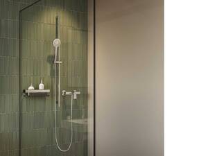 Eine Armaturenkollektion für das Badezimmer, die mit urbanem Stil und schlanker Optik beeindruckt. Neben der klassischen Chromausführung sind die Modelle auch mit einer PVD-Beschichtung in mattem Titanschwarz verfügbar. Laufen Schweiz AG.