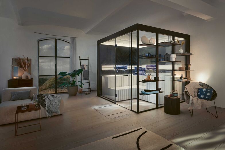 Zusammen mit Designerin Gesa Hansen präsentiert Klafs die Sauna «Gesa», die ästhetischen Ansprüchen und einer neuen Wohnlichkeit gerecht wird. In Schwarz-Weiss gehalten und mit zwei grossen Isolierglasfronten verbindet die Sauna skandinavische Gemütlichkeit mit japanischem Minimalismus. Klafs AG, www.klafs.ch